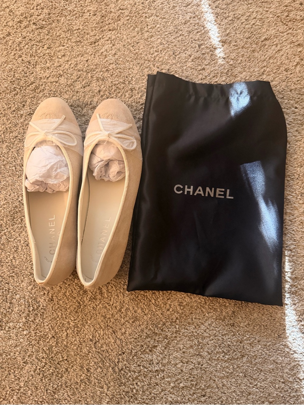 CHANEL Cream Suede Ballet Flats with Bow